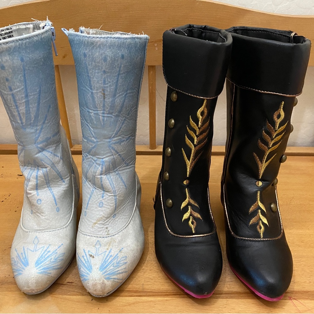 Disney Frozen Anna and Elsa boots size 9/10